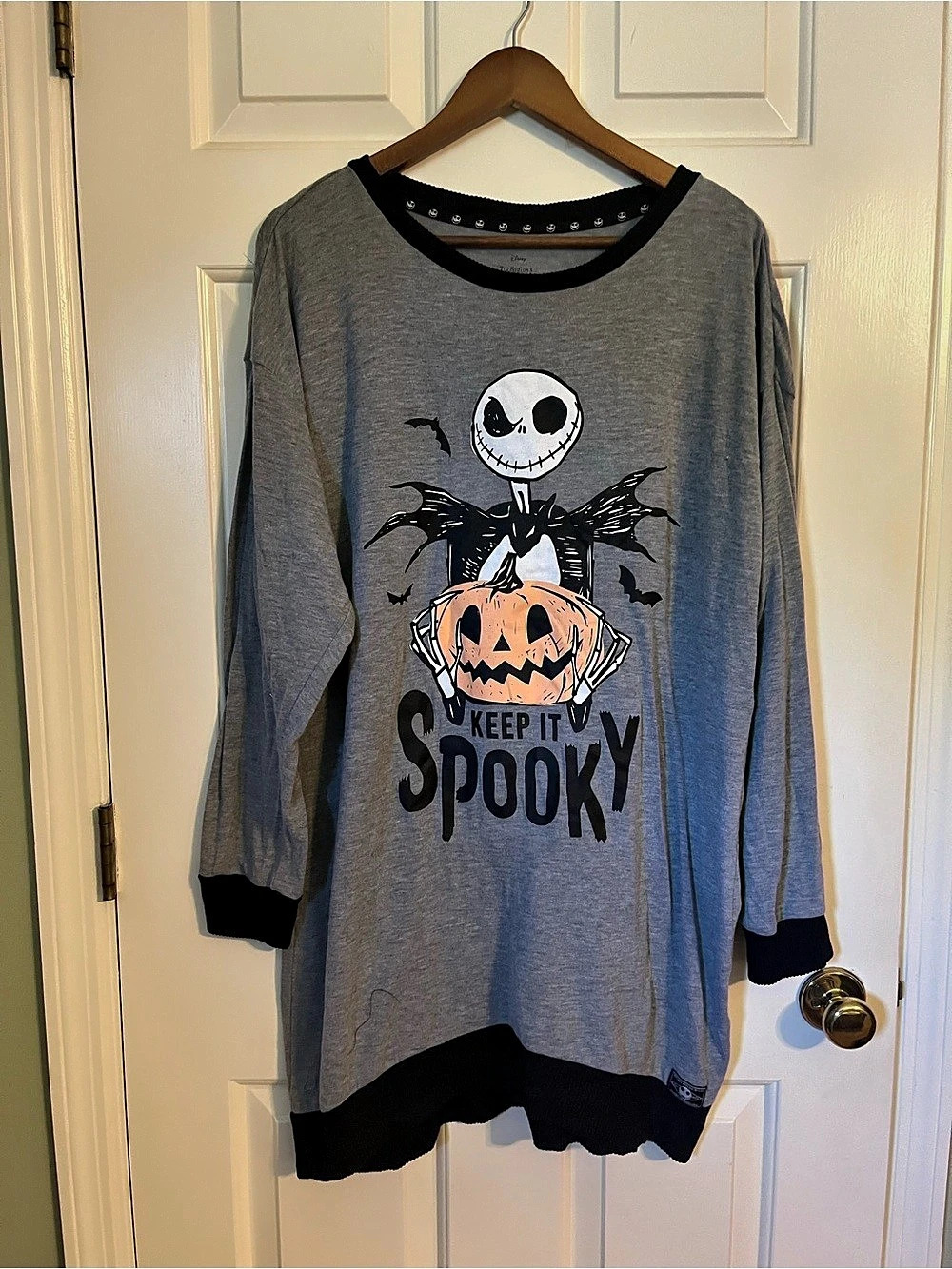 Disney The Nightmare Before Christmas Graphic Sweatshirt Women’s XL EUC